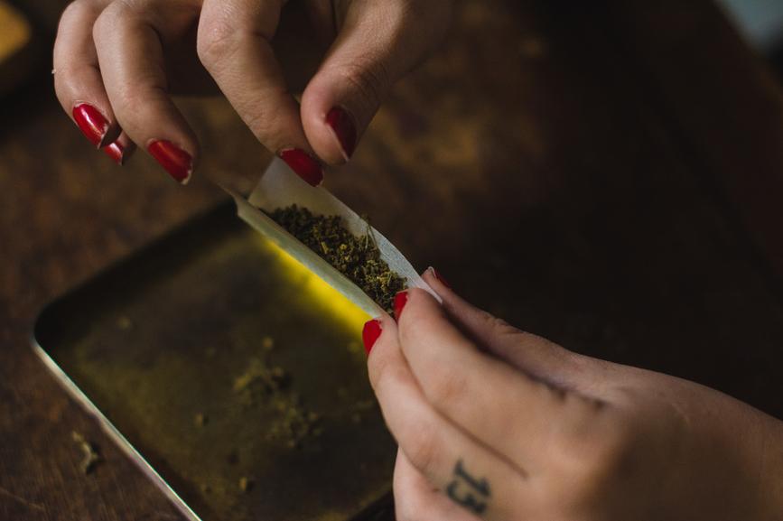 What Does CBD Flower Smell Like? - Secret Nature