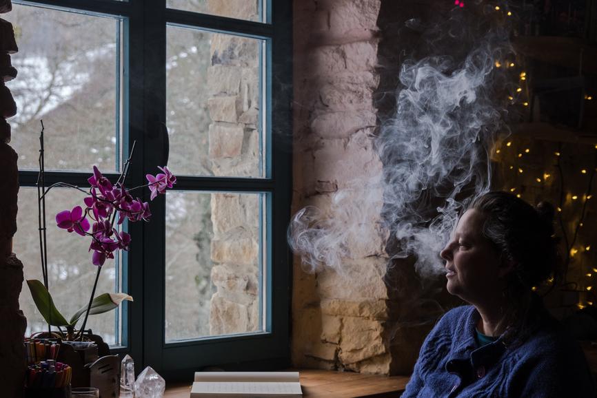What Is the Right Kind of CBD Oil for a Vape Pen Cartridge? - Secret Nature