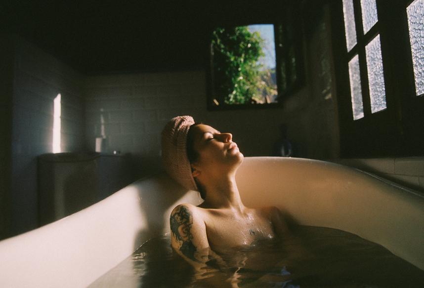 CBD Bath Salts — What Are They, & Are They Good? - Secret Nature