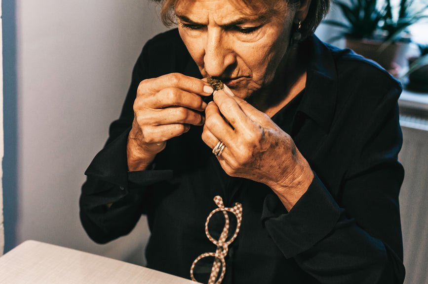 Should Senior Citizens Try THCA? - Secret Nature